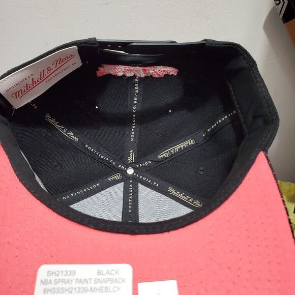 Mitchell & Ness Miami Heat snapback adjustable hat cap Black Spray Paint NWT - Picture 5 of 9